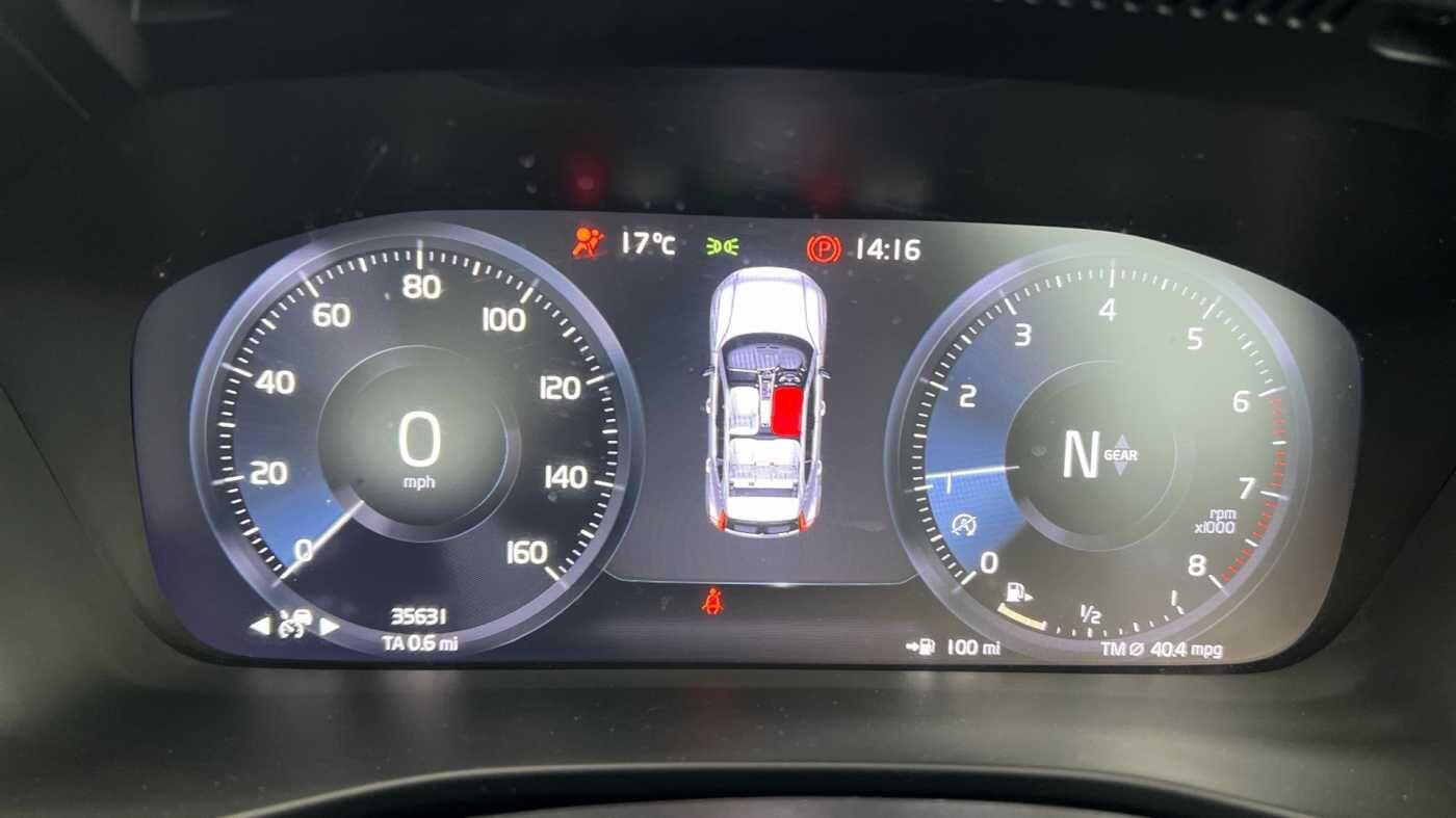 Used Volvo XC40 2021 for sale - 76432205: Photo 8