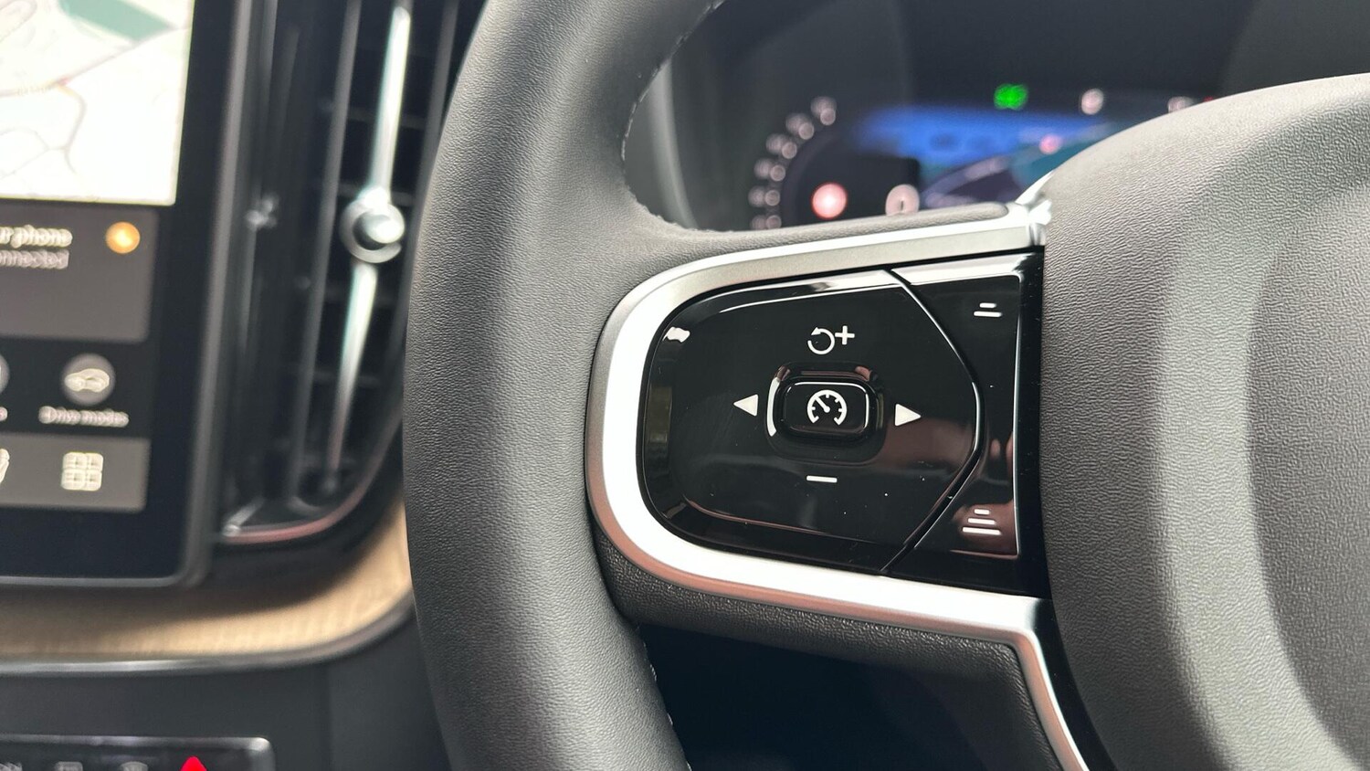 Used Volvo XC60 2025 for sale - 77672976: Photo 21