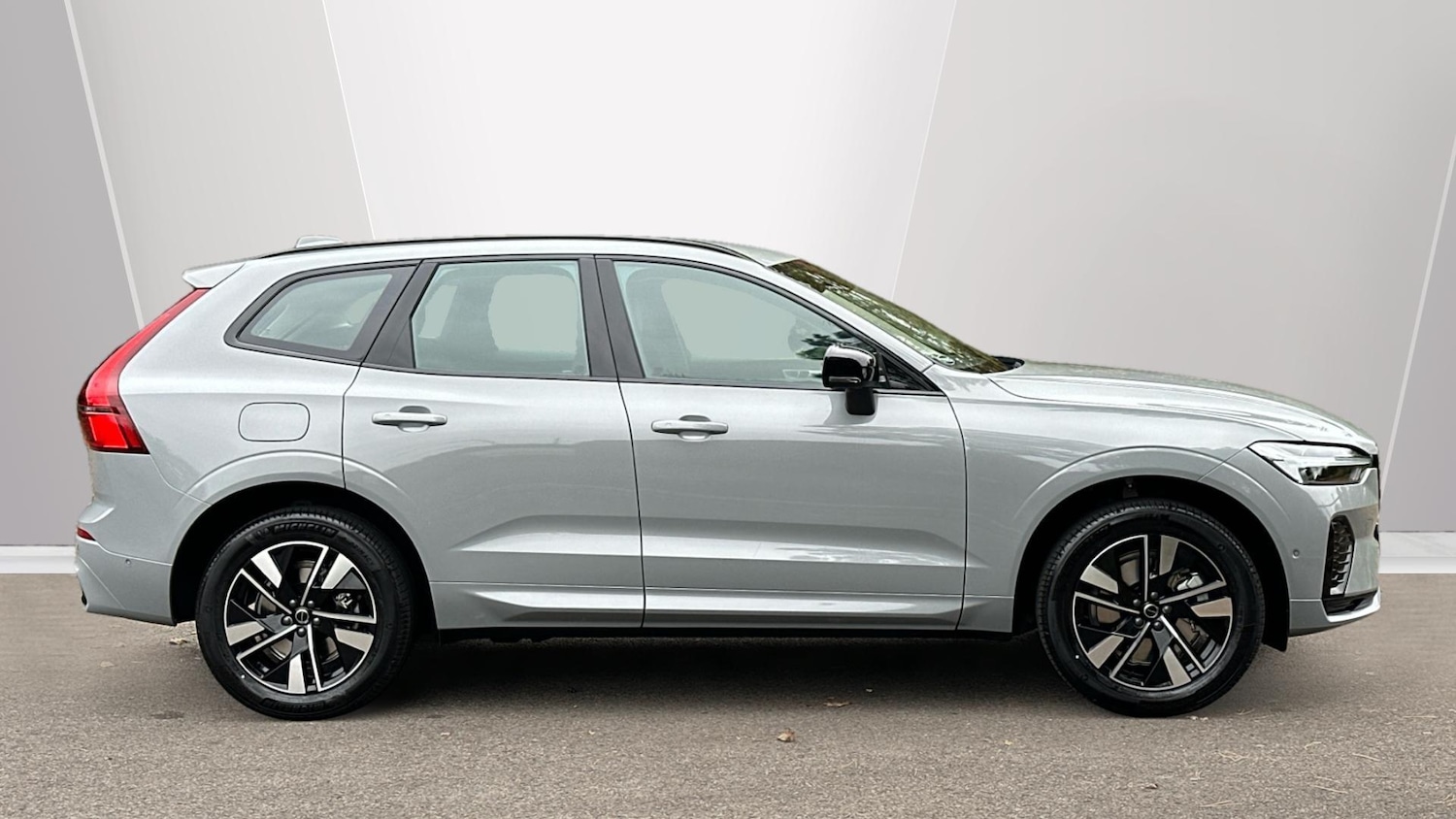 Used Volvo XC60 2025 for sale - 77672976: Photo 3