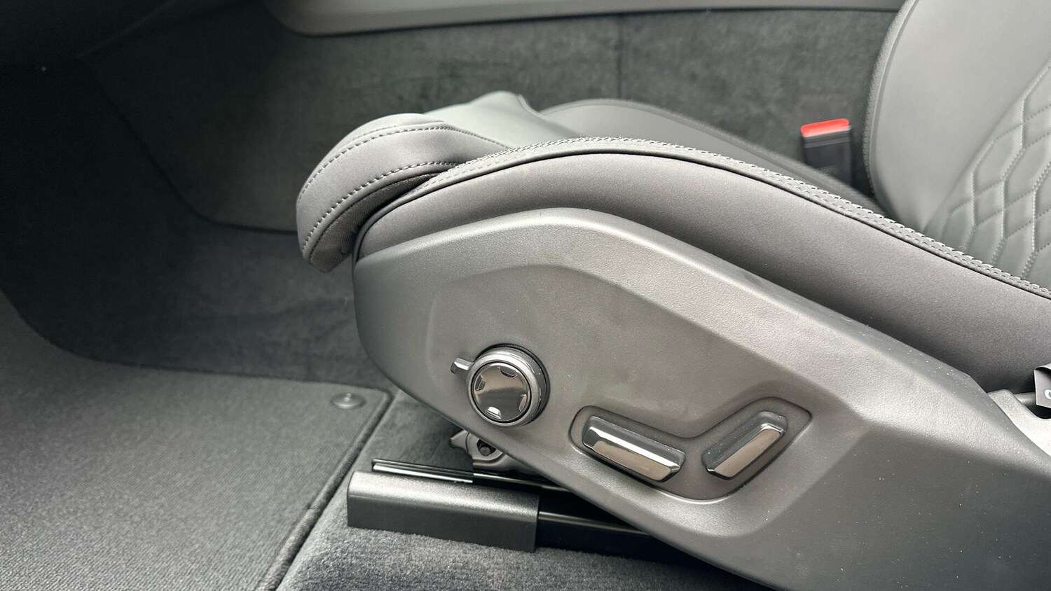 Used Volvo XC60 2025 for sale - 77672976: Photo 40