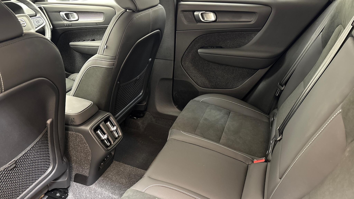 Used Volvo XC40 2025 for sale - 77723719: Photo 13