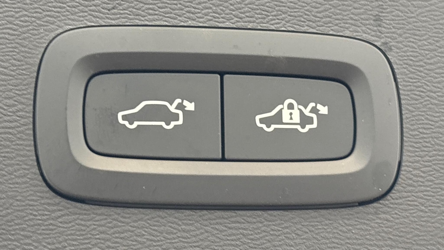 Used Volvo XC40 2025 for sale - 77723719: Photo 18