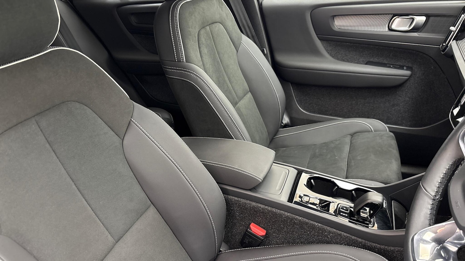 Used Volvo XC40 2025 for sale - 77723719: Photo 28