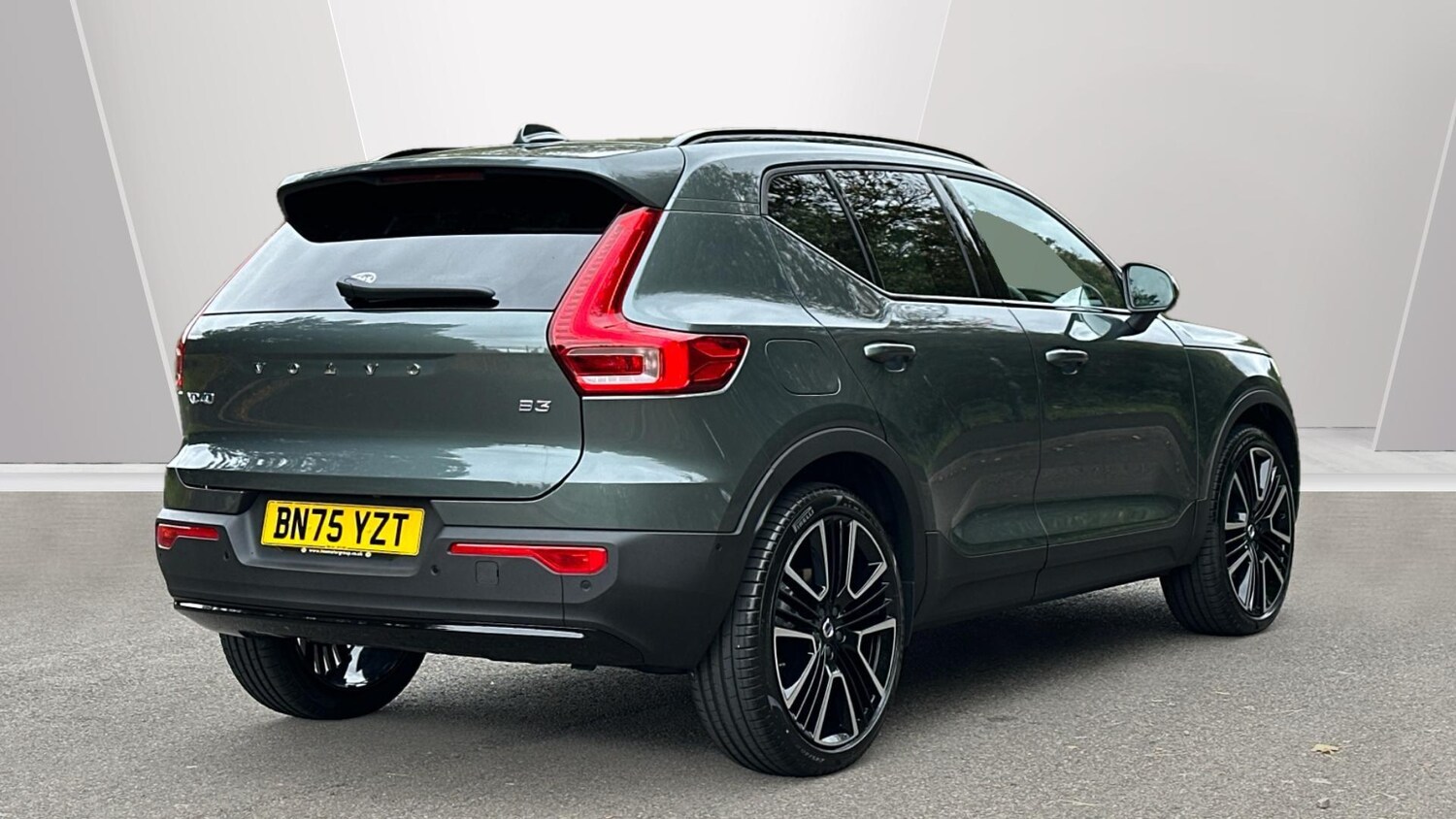 Used Volvo XC40 2025 for sale - 76561337: Photo 10