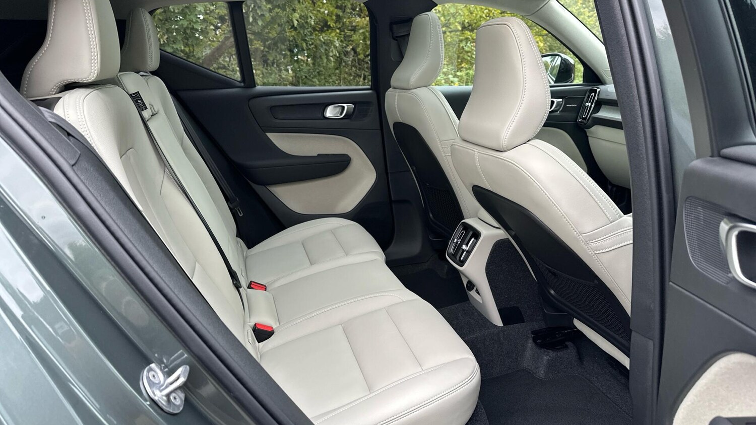 Used Volvo XC40 2025 for sale - 76561337: Photo 18