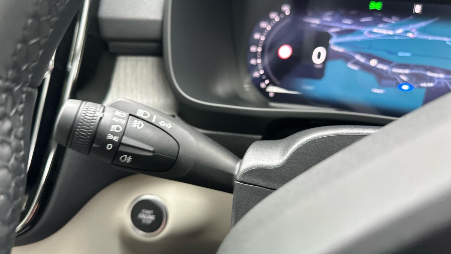 Used Volvo XC40 2025 for sale - 76561337: Photo 20