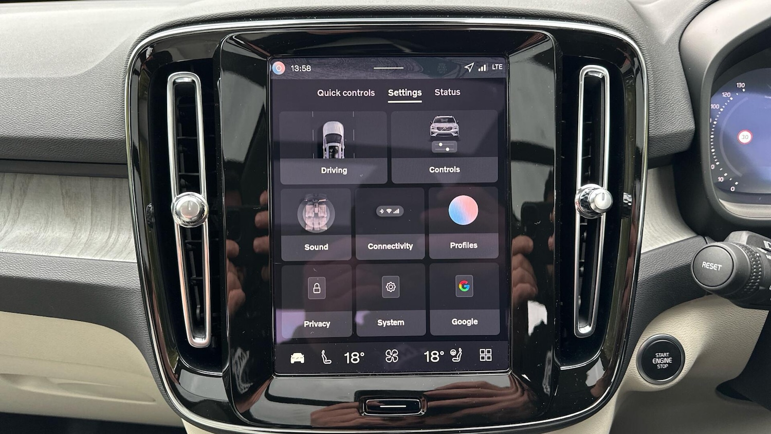 Used Volvo XC40 2025 for sale - 76561337: Photo 34