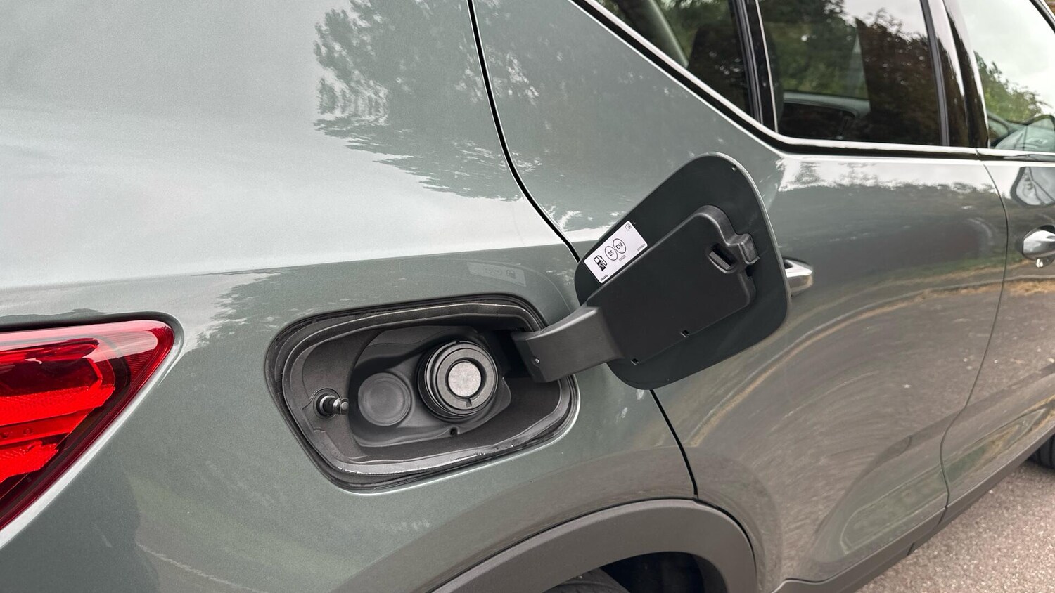 Used Volvo XC40 2025 for sale - 76561337: Photo 45