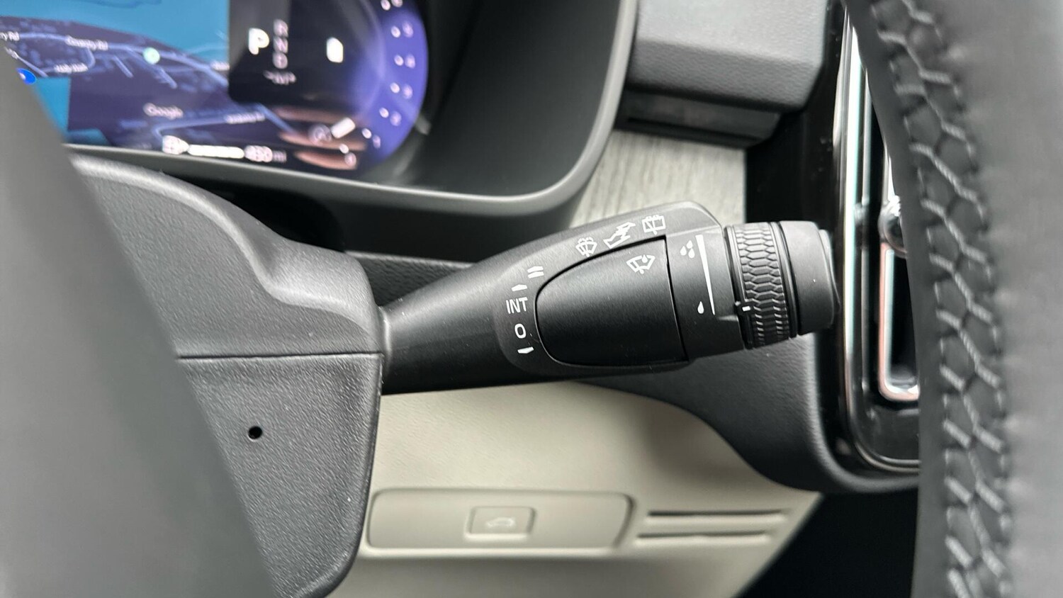 Used Volvo XC40 2025 for sale - 76561337: Photo 46