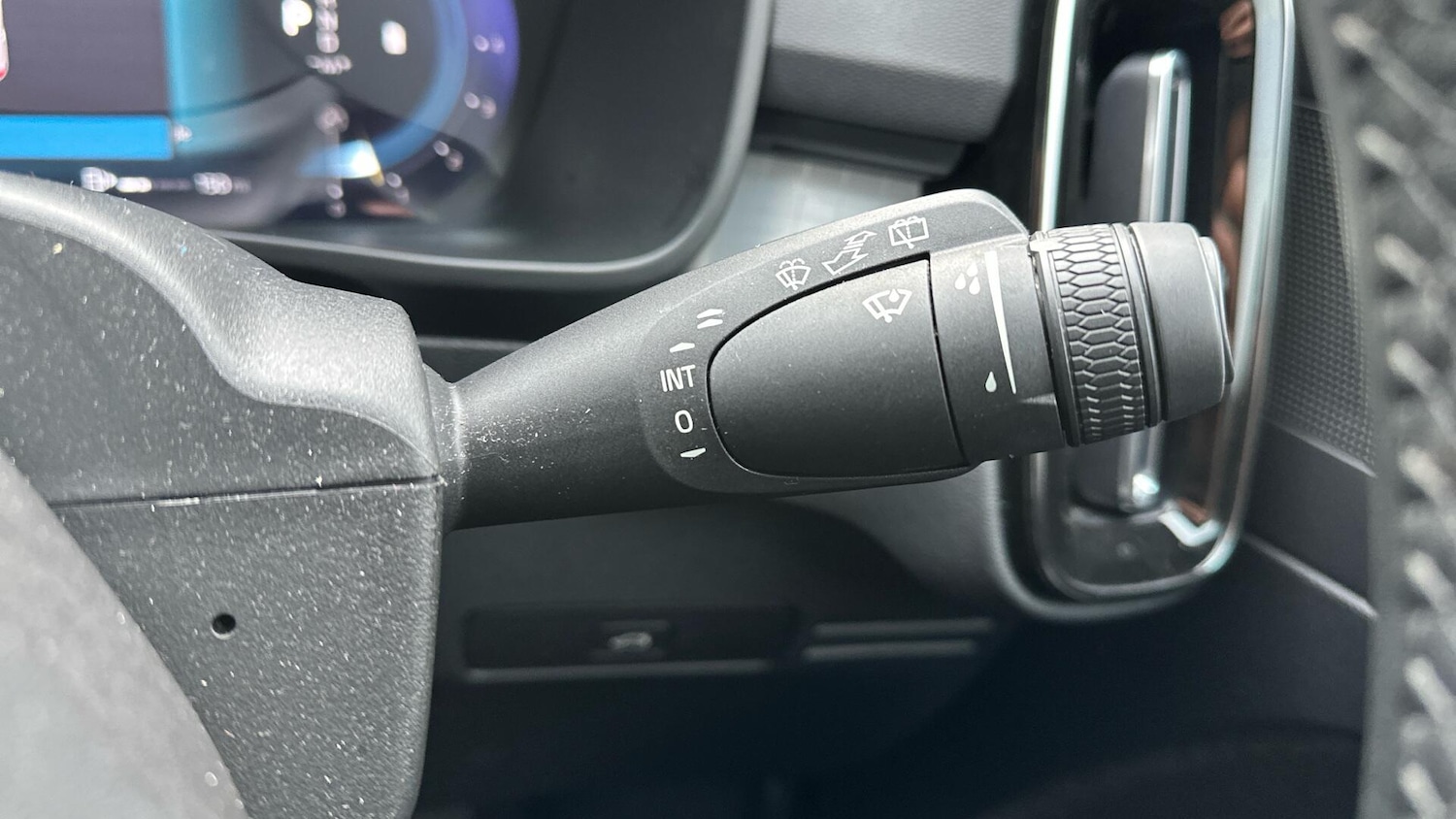 Used Volvo XC40 2022 for sale - 77216008: Photo 41