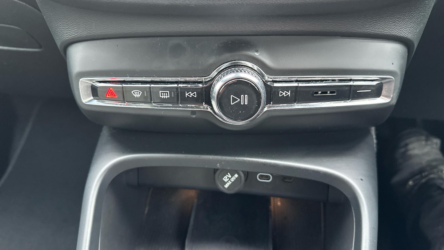 Used Volvo XC40 2022 for sale - 77216008: Photo 43