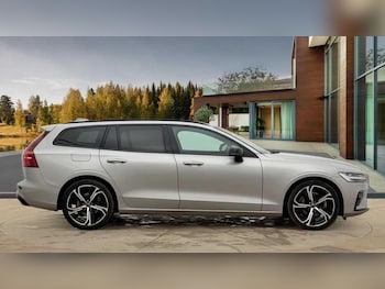 Used Volvo V60 2025 for sale - 77672934: Photo