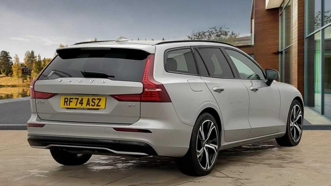 Used Volvo V60 2025 for sale - 77672934: Photo 3