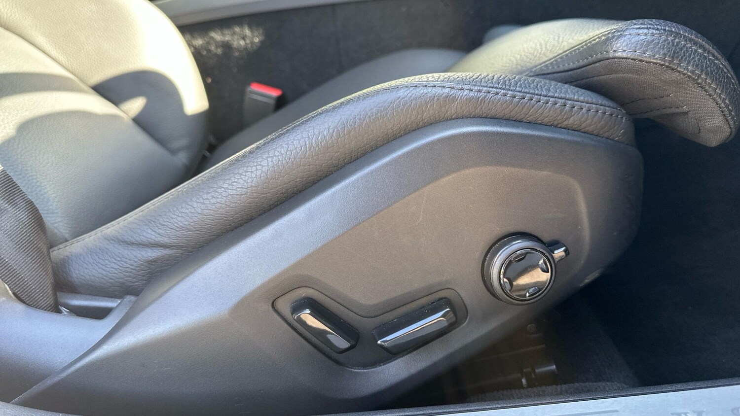 Used Volvo V60 2025 for sale - 77672934: Photo 42