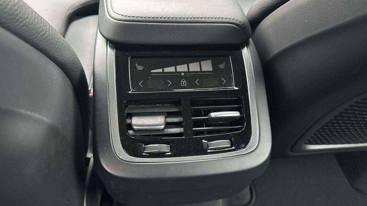 Used Volvo XC60 2024 for sale - 77672971: Photo 23