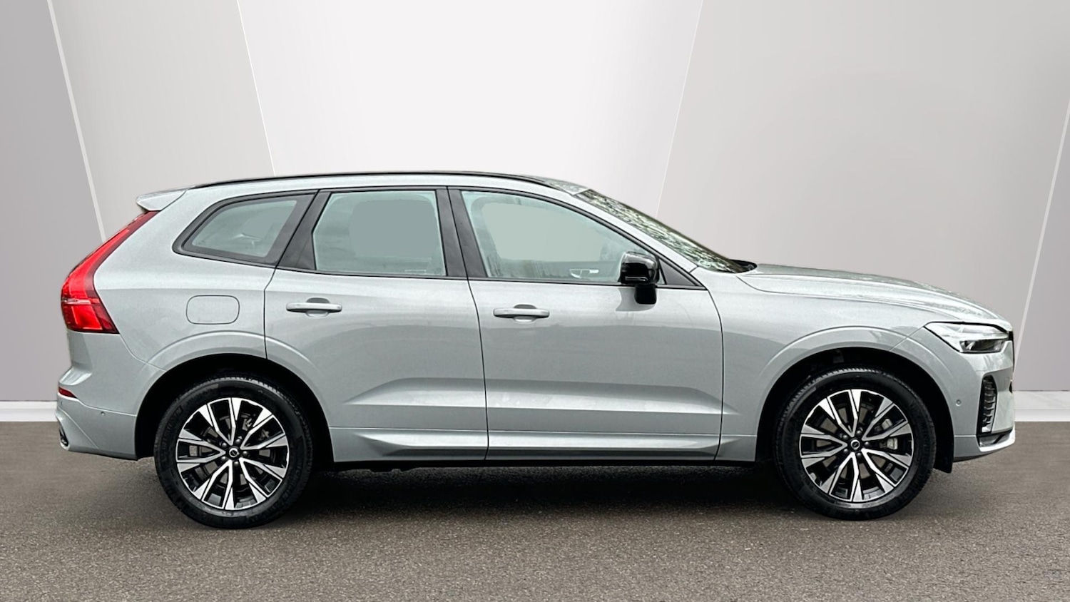 Used Volvo XC60 2024 for sale - 77672971: Photo 3