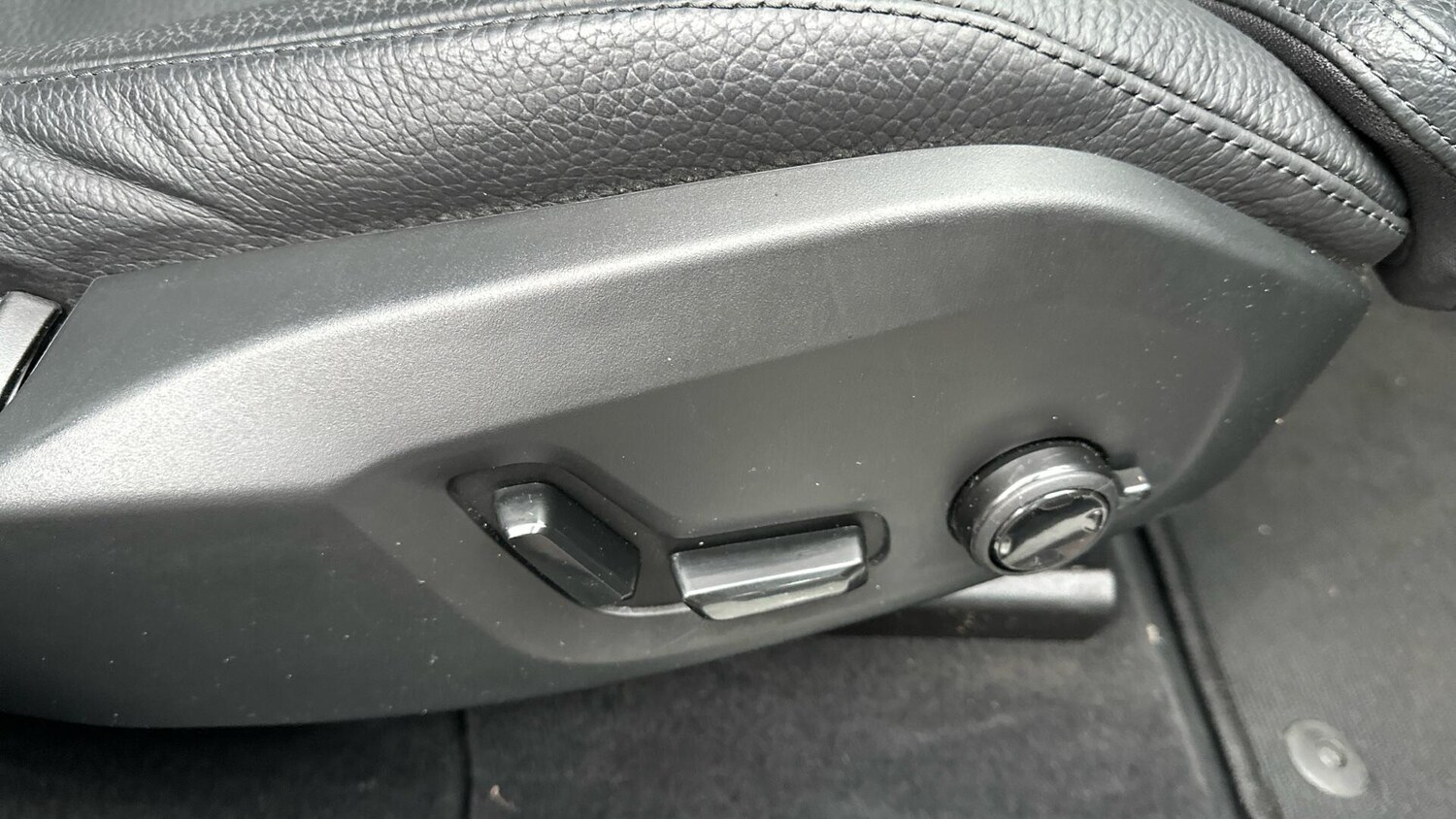 Used Volvo XC60 2024 for sale - 77672971: Photo 35