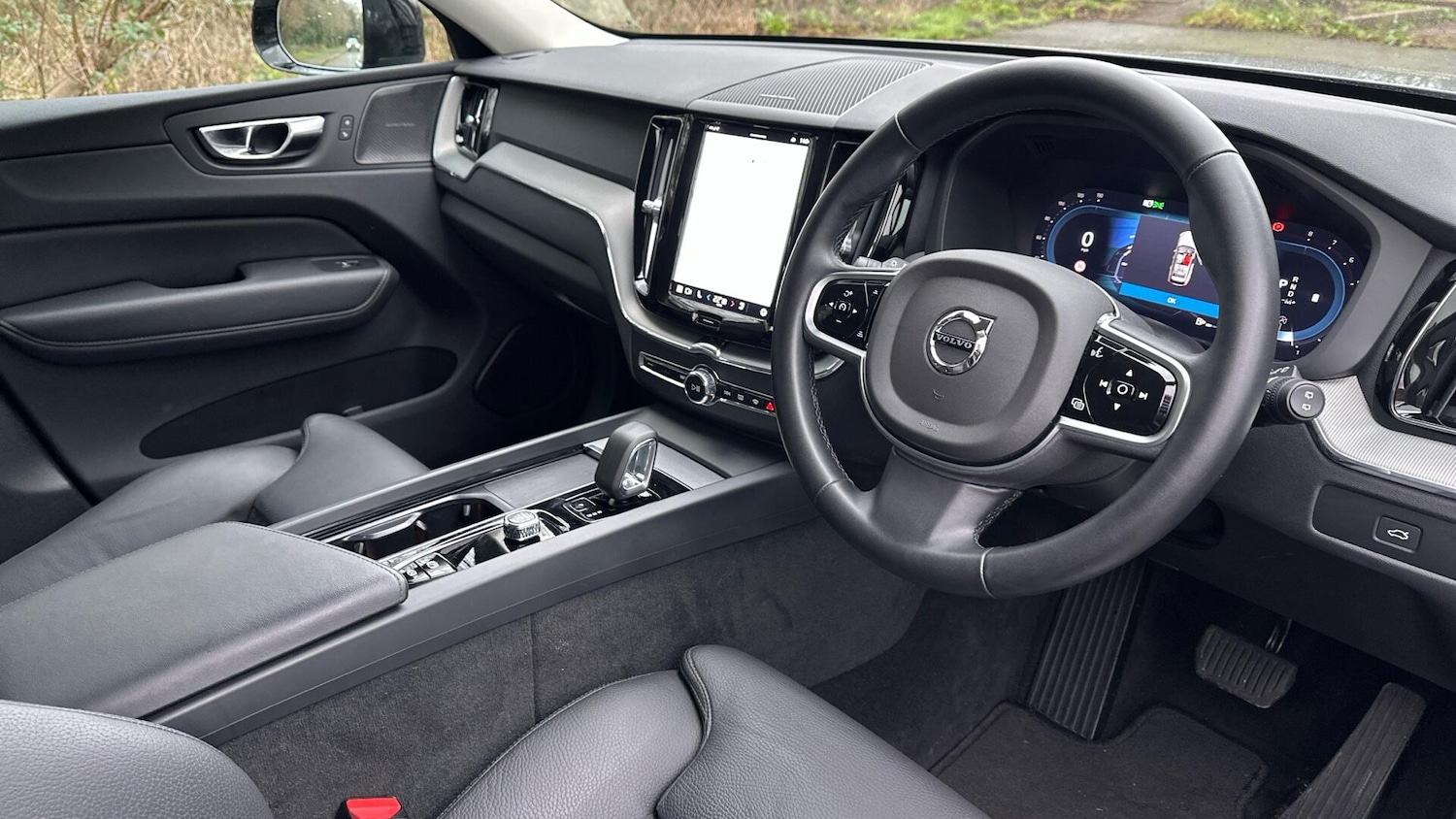 Used Volvo XC60 2024 for sale - 77672971: Photo 4