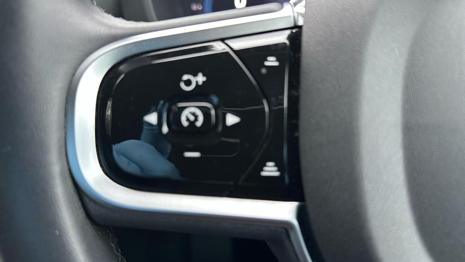 Used Volvo XC60 2024 for sale - 77672971: Photo 41