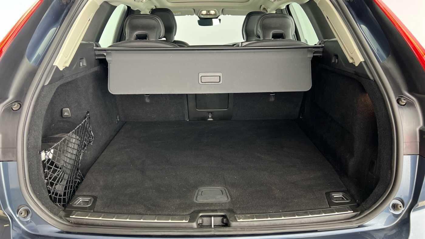 Used Volvo XC60 2021 for sale - 78035019: Photo 5