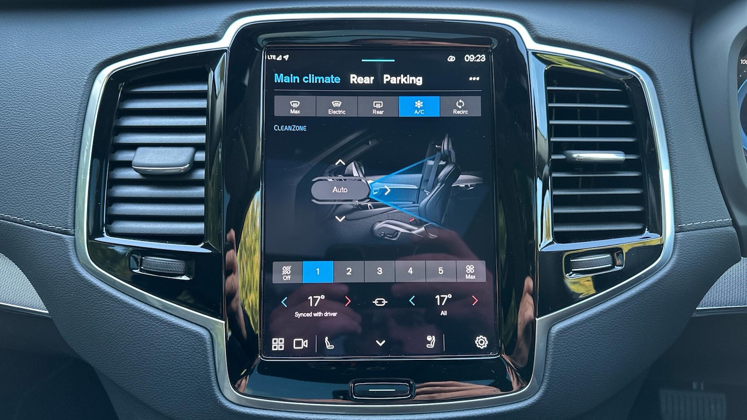 Used Volvo XC90 2023 for sale - 76912735: Photo 41