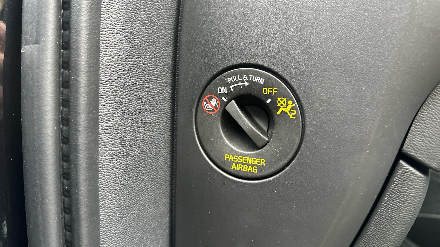 Used Volvo C40 2023 for sale - 76337275: Photo 28