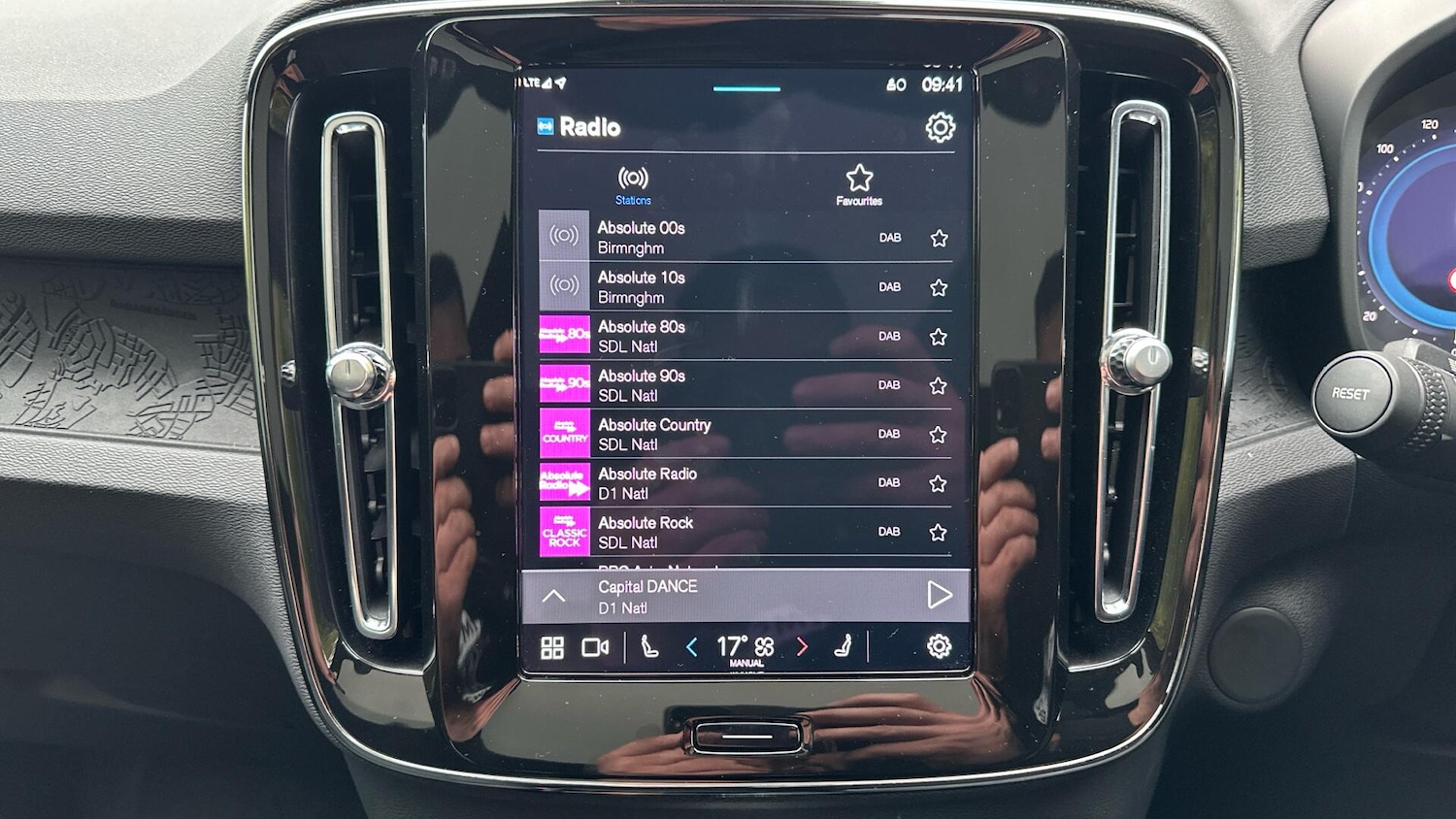 Used Volvo C40 2023 for sale - 76337275: Photo 40