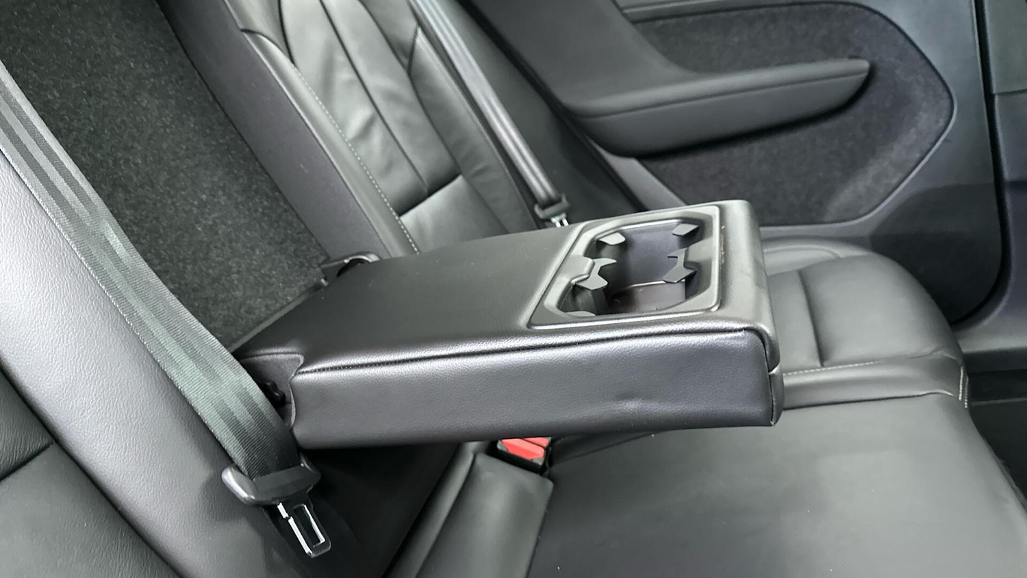 Used Volvo XC40 2021 for sale - 77081309: Photo 32