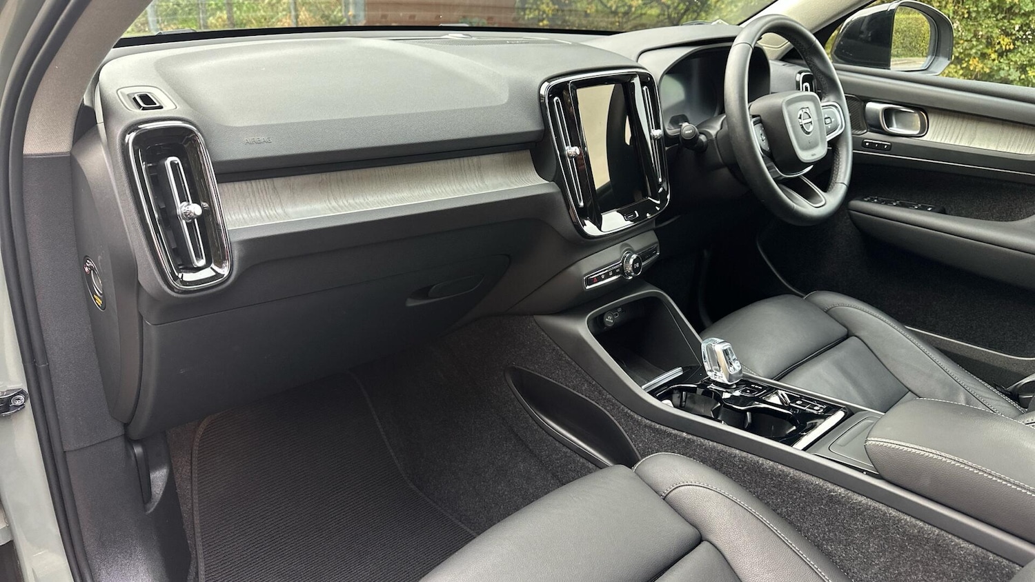 Used Volvo XC40 2024 for sale - 76336632: Photo 15