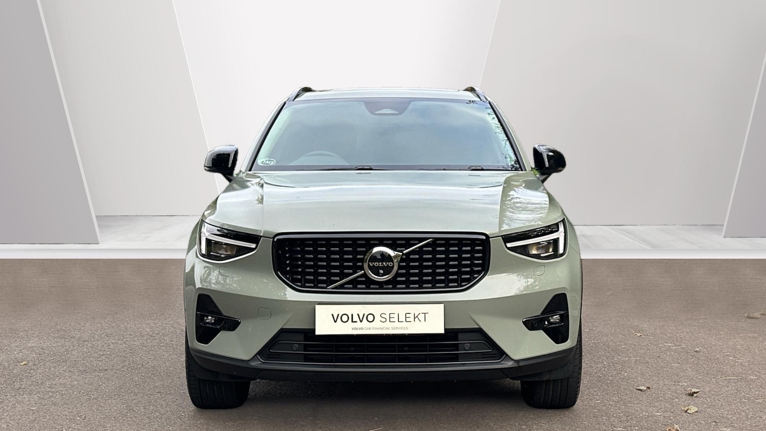 Used Volvo XC40 2024 for sale - 76336632: Photo 2