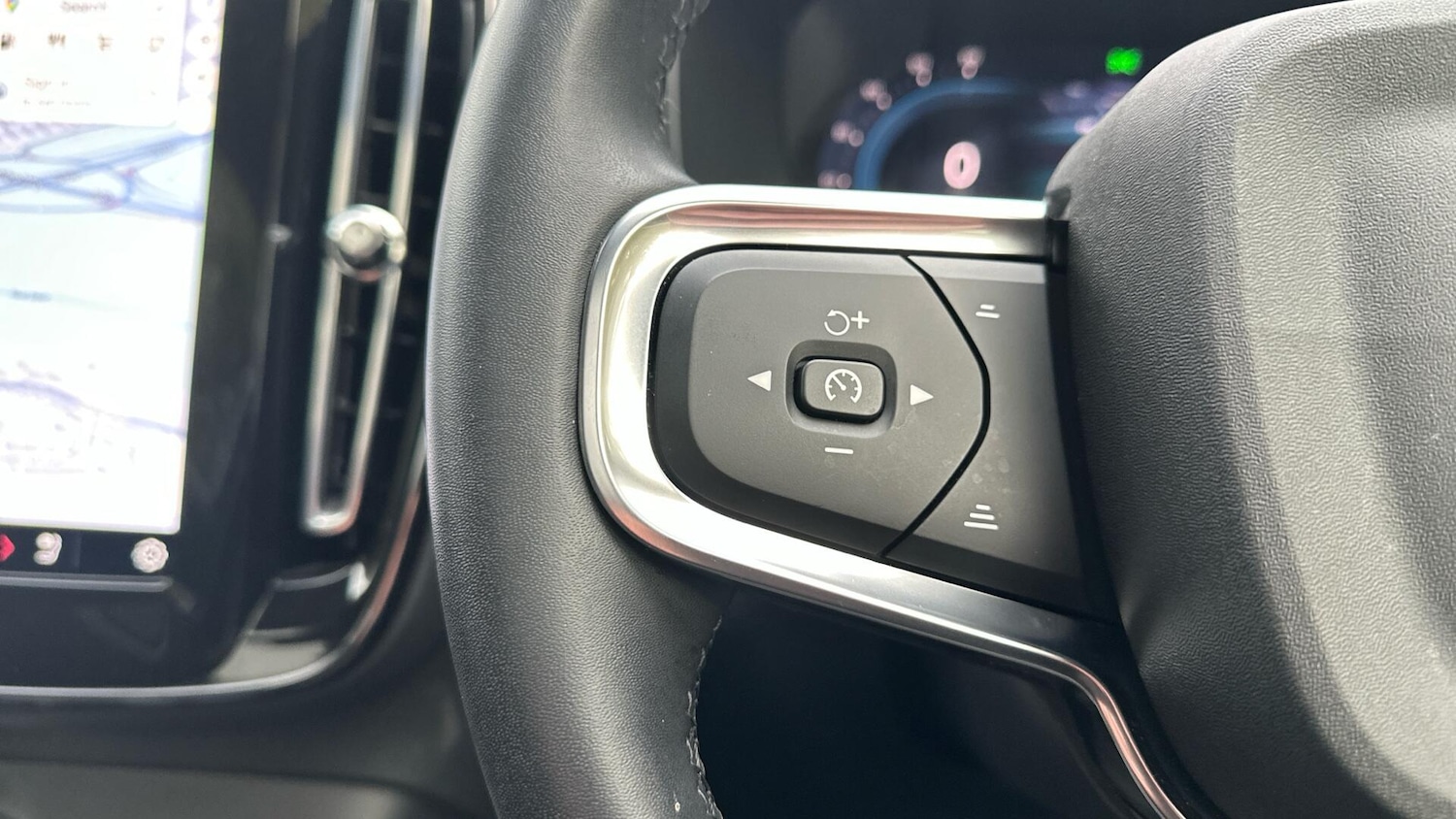 Used Volvo XC40 2024 for sale - 76336632: Photo 22