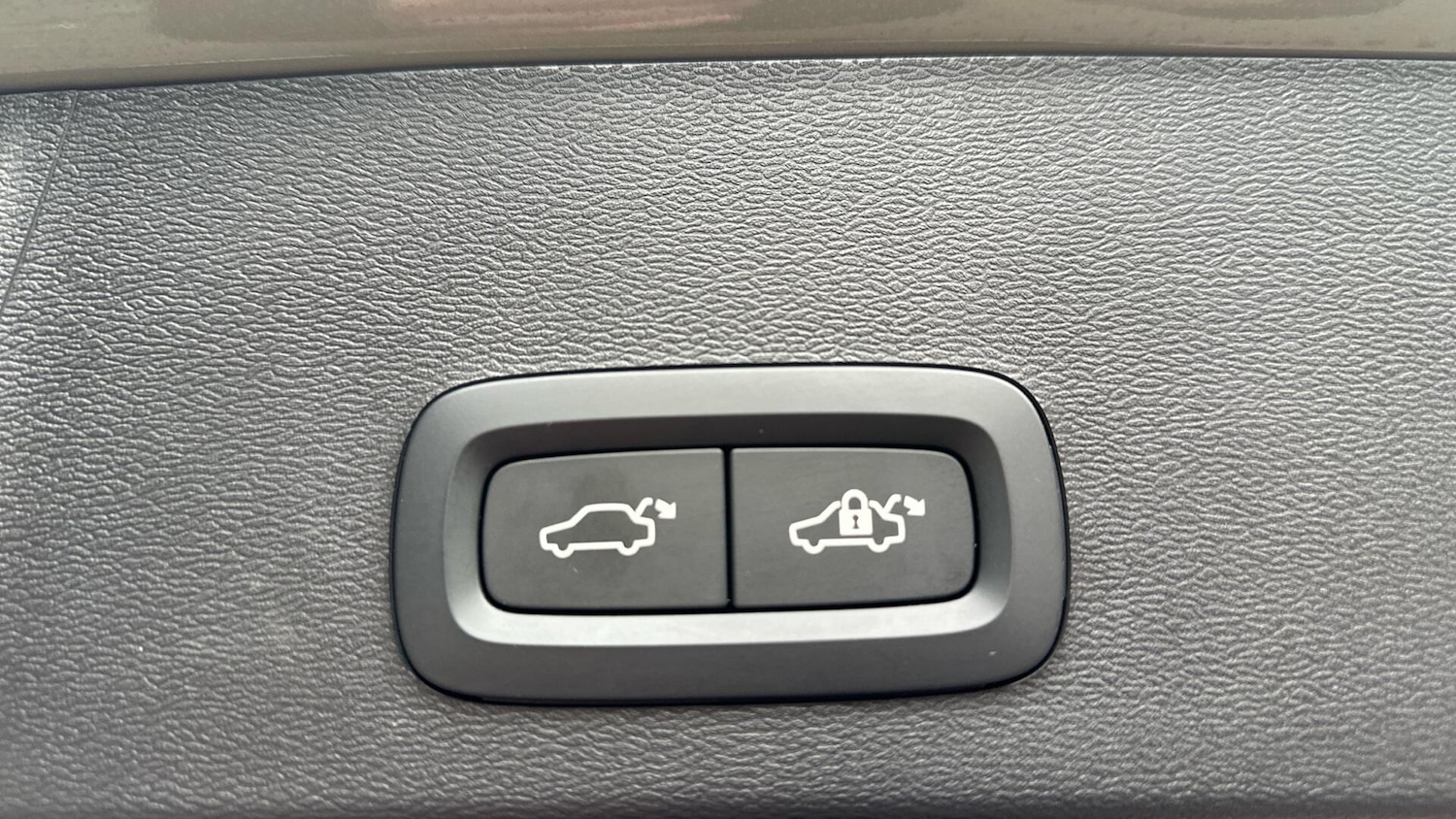 Used Volvo XC40 2024 for sale - 76336632: Photo 28