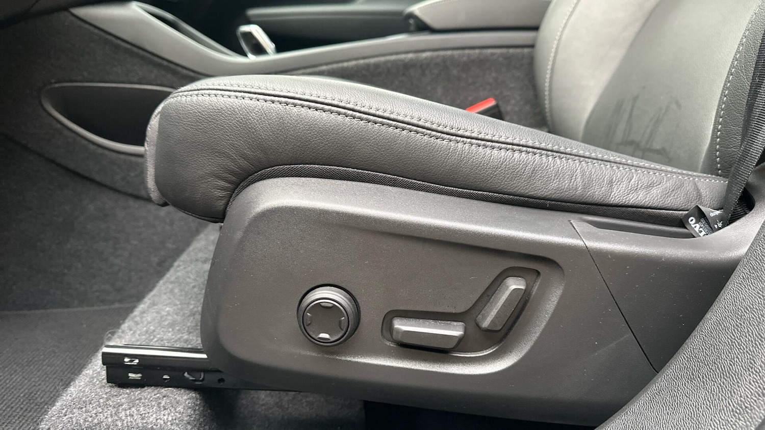 Used Volvo XC40 2024 for sale - 76336632: Photo 29