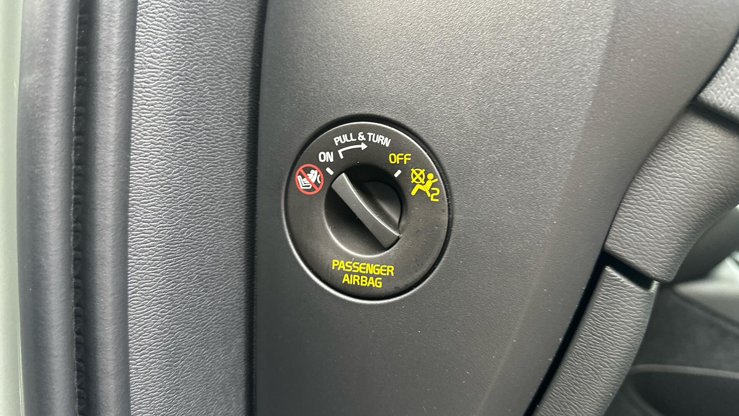 Used Volvo XC40 2024 for sale - 76336632: Photo 30