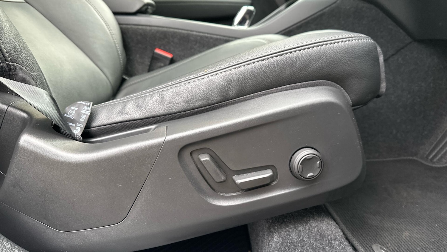 Used Volvo XC40 2024 for sale - 76336632: Photo 31