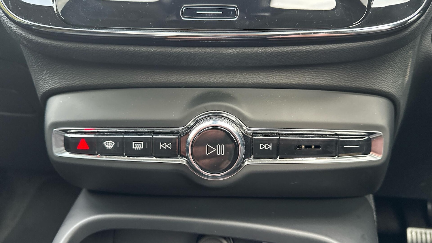 Used Volvo XC40 2024 for sale - 76336632: Photo 32