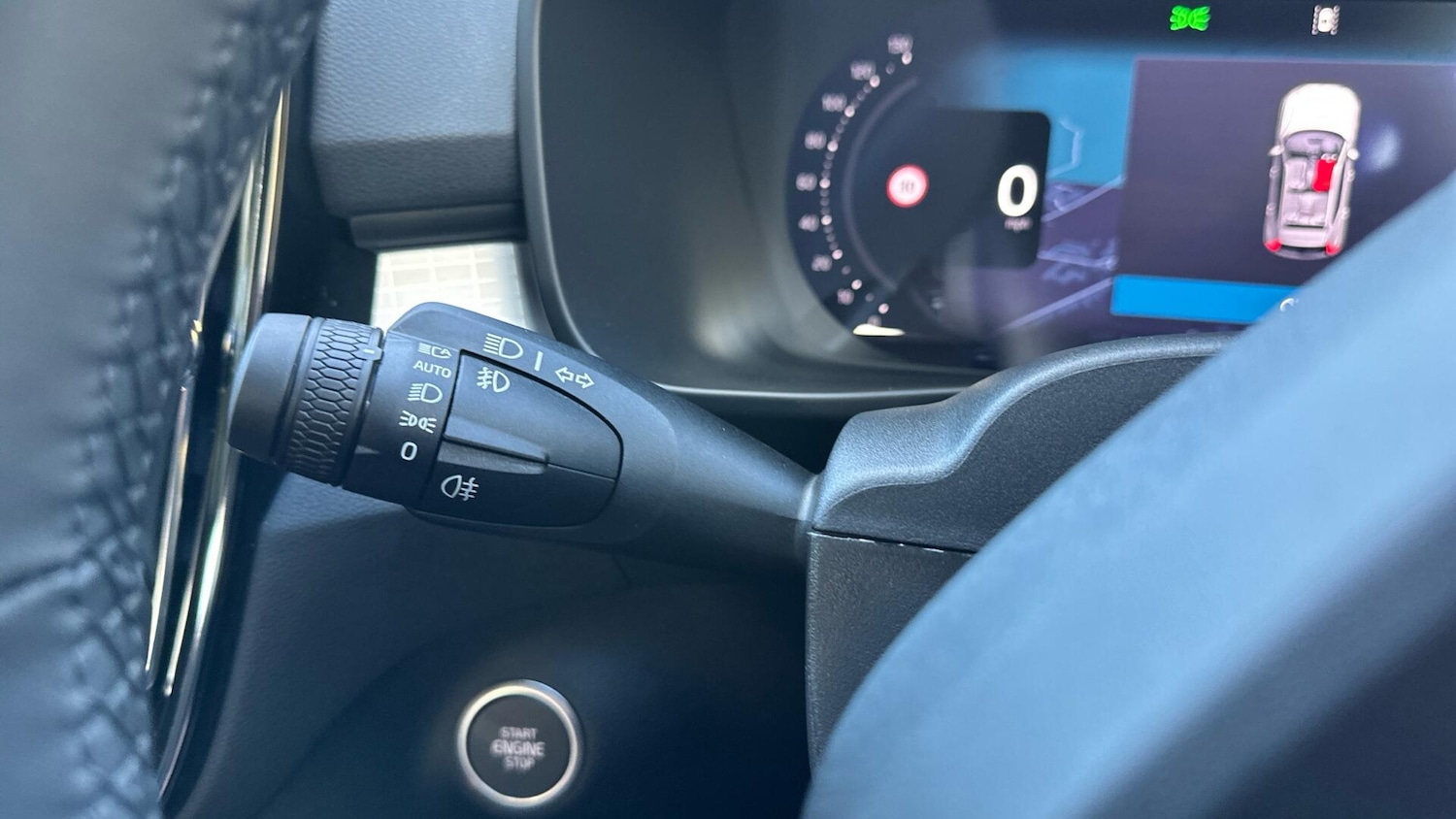 Used Volvo XC40 2025 for sale - 76336182: Photo 20