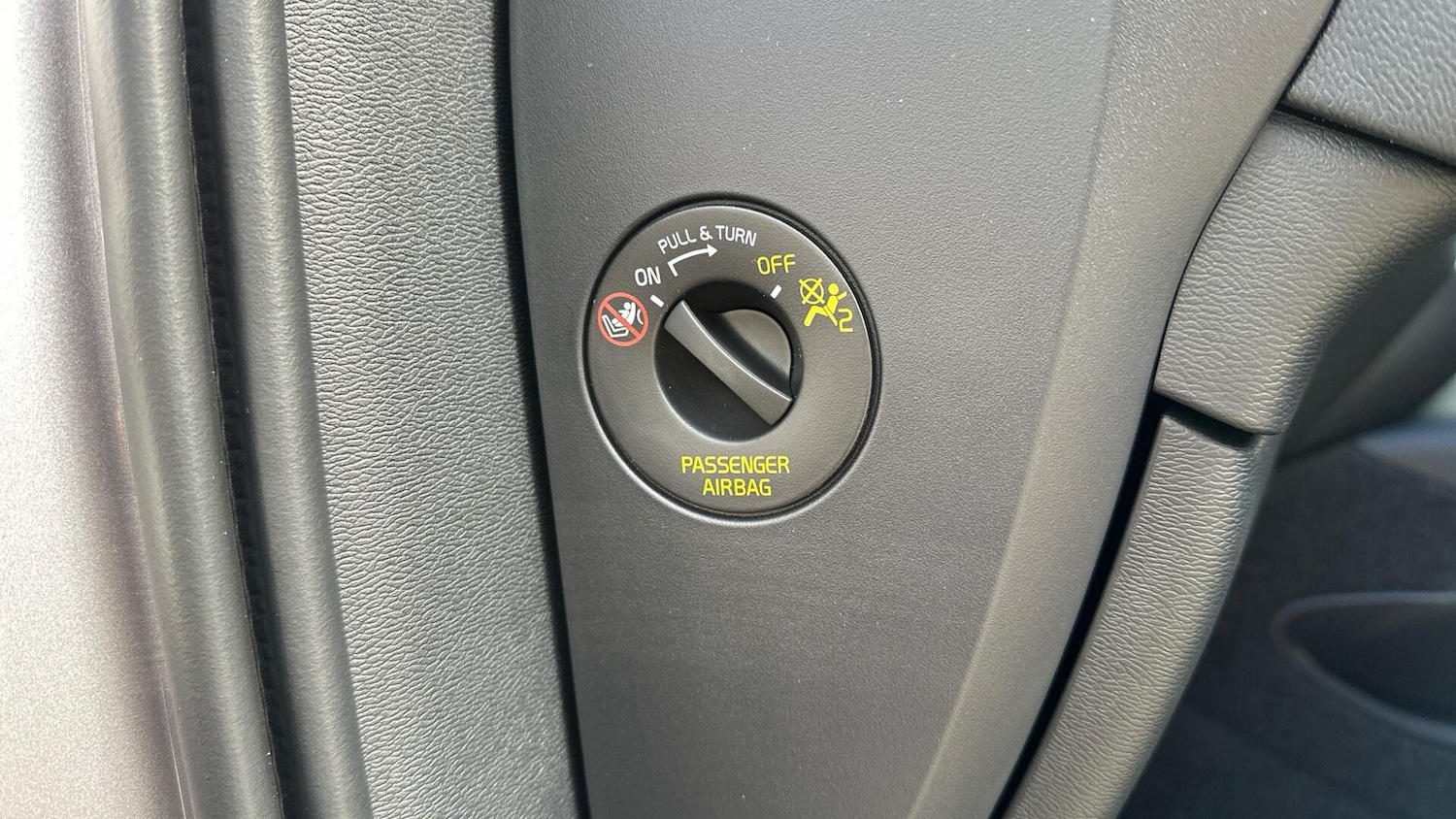 Used Volvo XC40 2025 for sale - 76336182: Photo 43