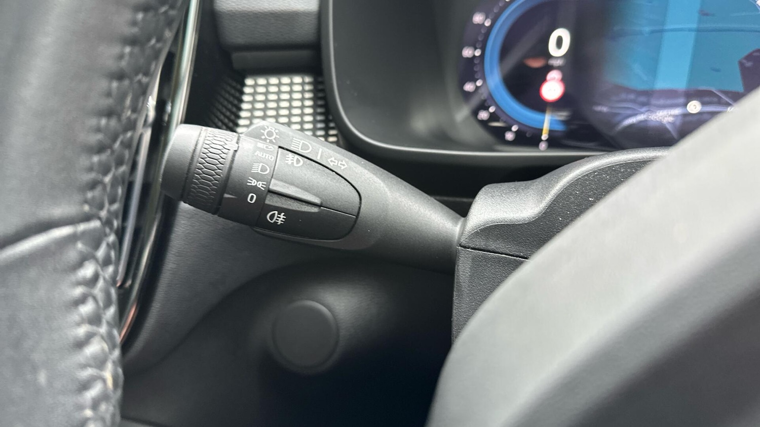 Used Volvo XC40 2021 for sale - 76337839: Photo 20