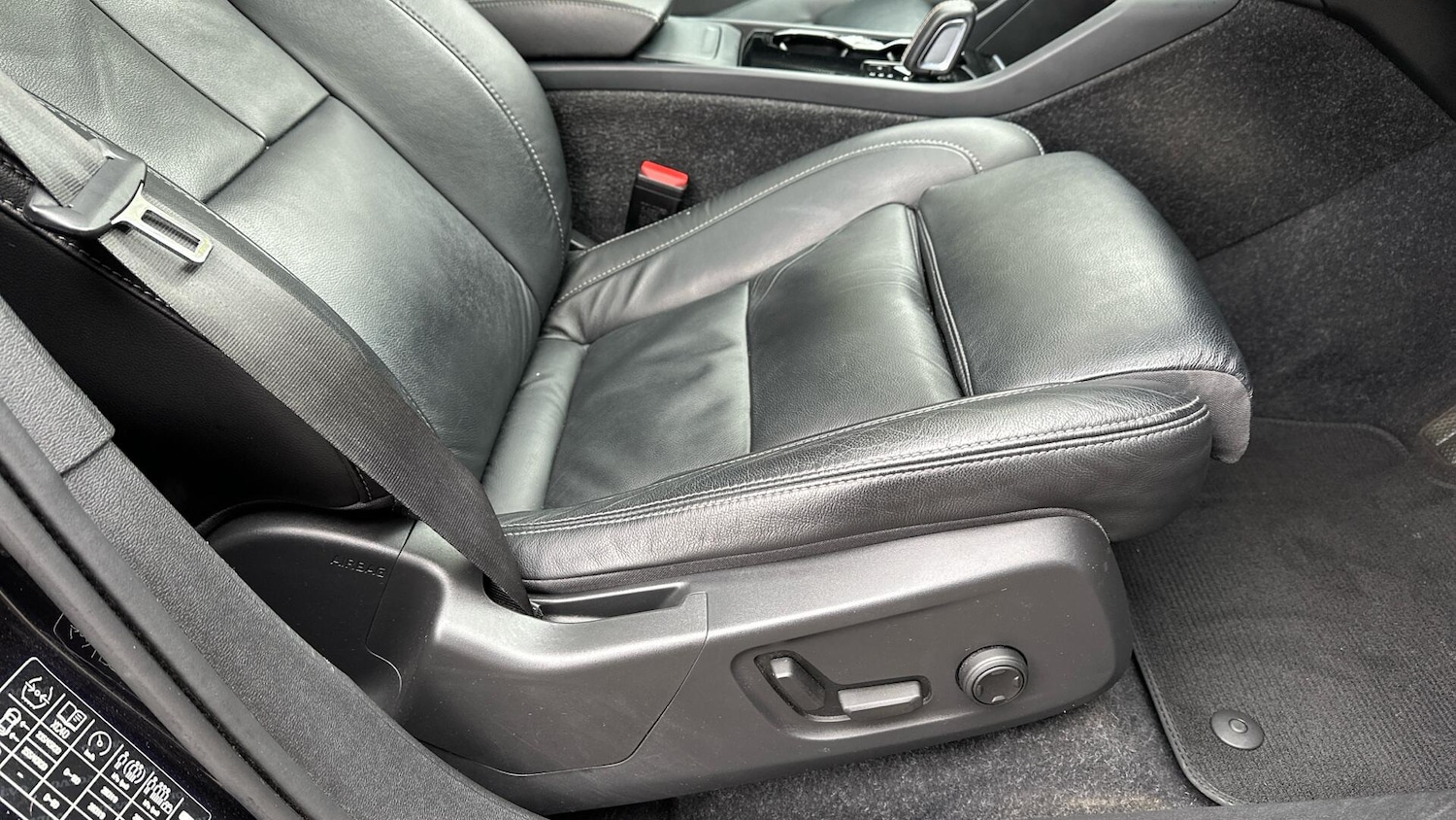 Used Volvo XC40 2021 for sale - 76337839: Photo 29