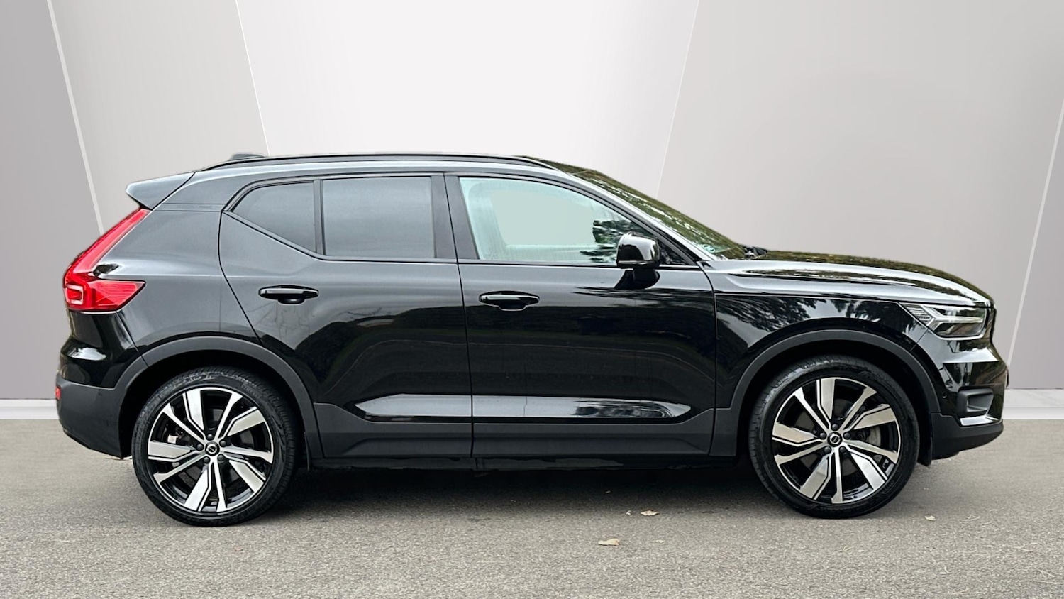 Used Volvo XC40 2021 for sale - 76337839: Photo 3