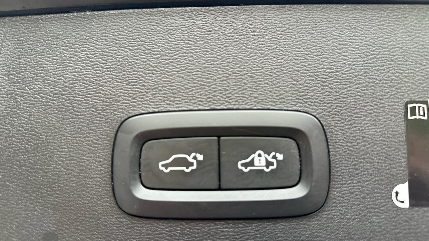 Used Volvo XC40 2021 for sale - 76337839: Photo 34