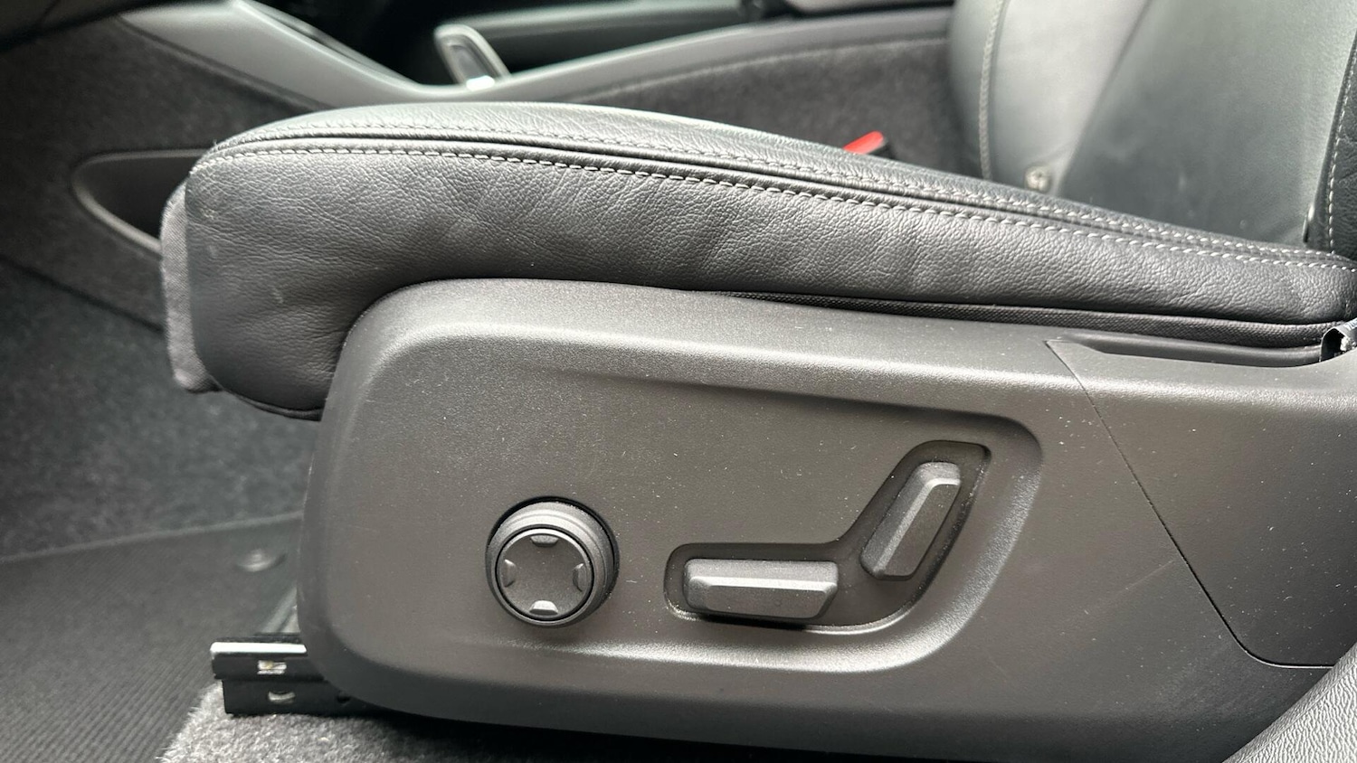 Used Volvo XC40 2021 for sale - 76337839: Photo 40