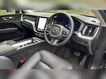 Used Volvo XC60 2023 for sale - 76550092: Photo