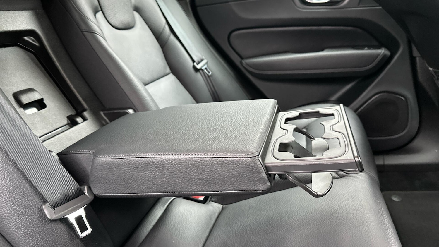 Used Volvo XC60 2023 for sale - 77103599: Photo 32