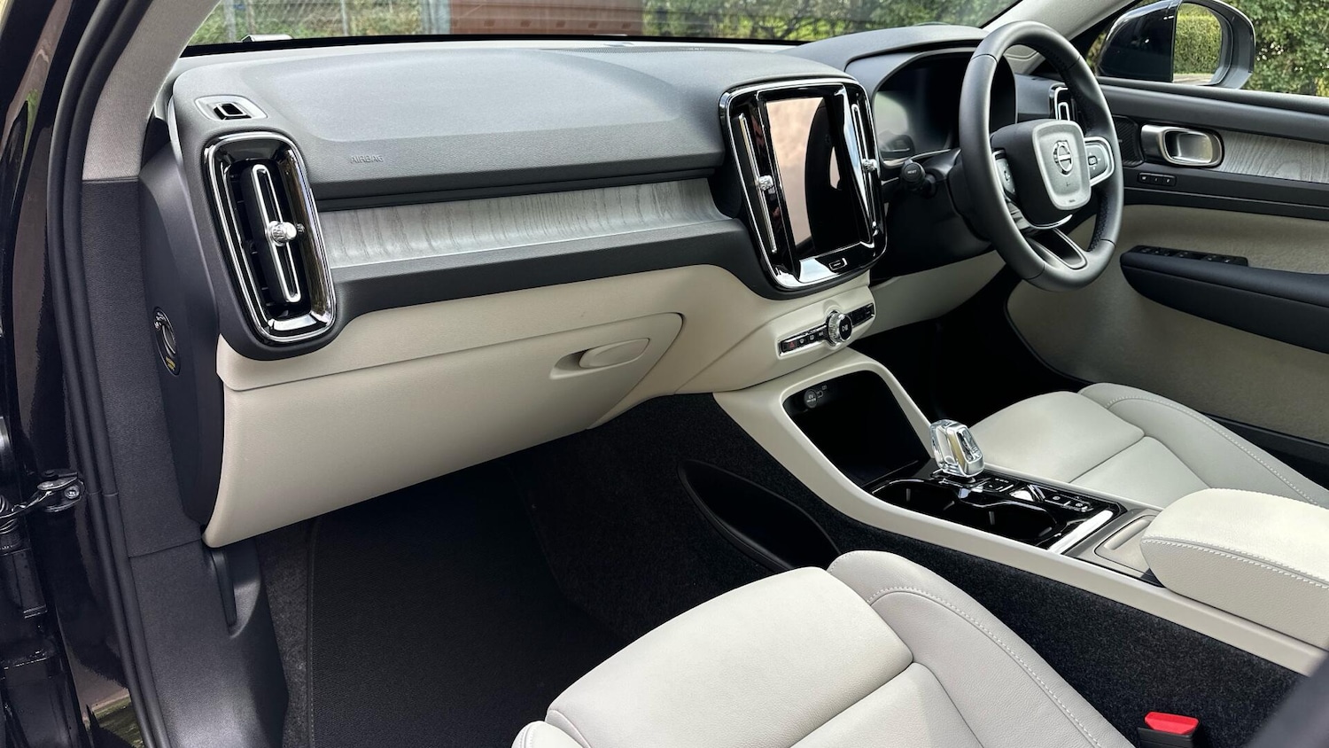 Used Volvo XC40 2025 for sale - 76337593: Photo 15