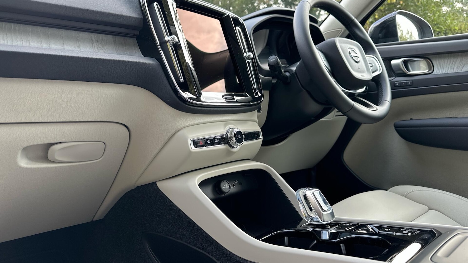 Used Volvo XC40 2025 for sale - 76337593: Photo 16