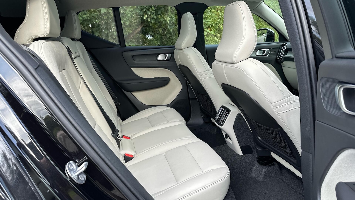 Used Volvo XC40 2025 for sale - 76337593: Photo 18