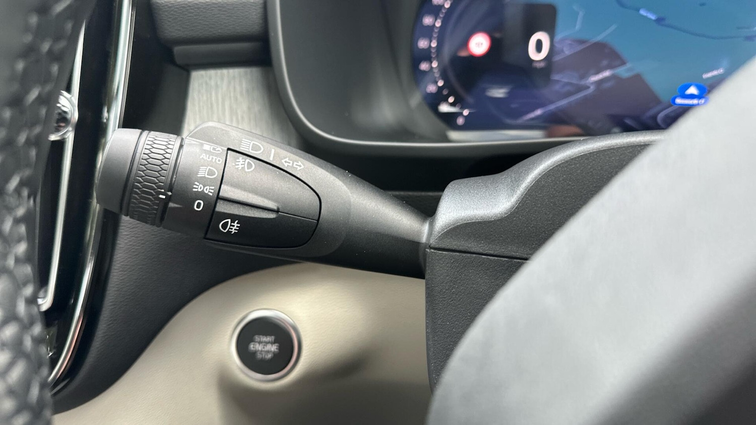 Used Volvo XC40 2025 for sale - 76337593: Photo 21