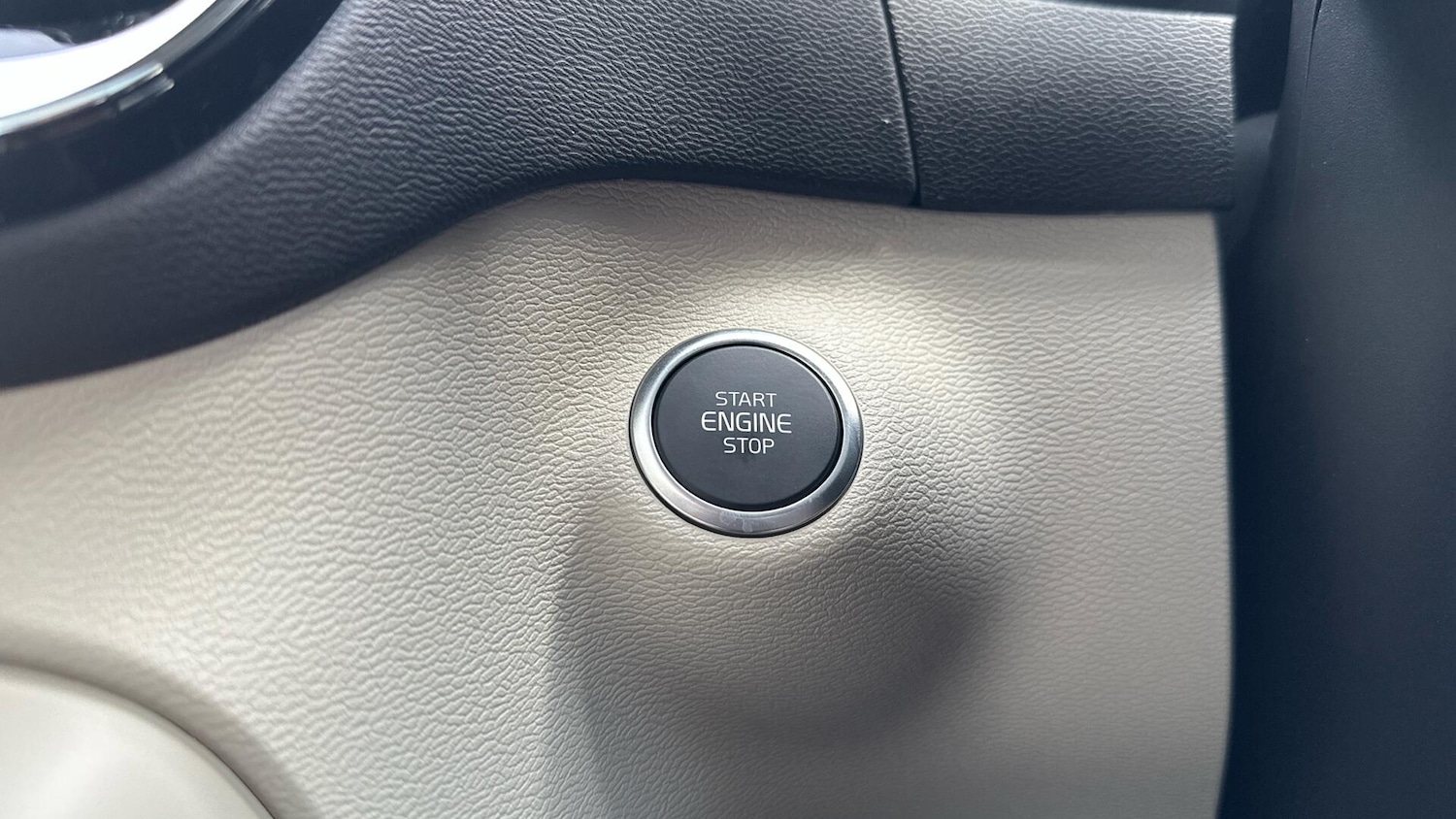 Used Volvo XC40 2025 for sale - 76337593: Photo 26